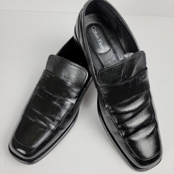 Calvin Klein slip on leather dress shoe - Picture 2 of 9